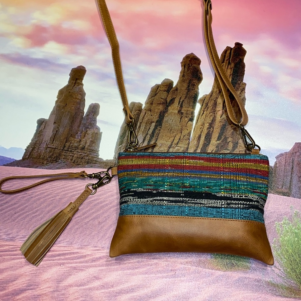 Reduced 🤎🩵💙❤️SERRV Crossbody Cotton + Leather bag, three in one.